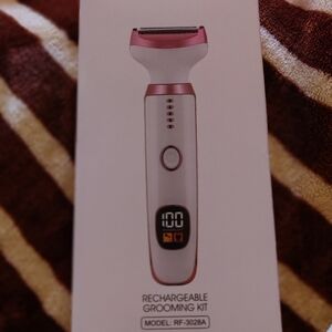 Sleek Pink and White Grooming Kit